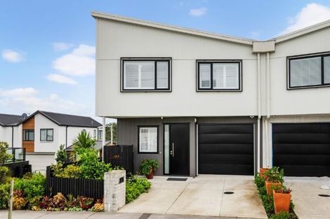 Photo of property in 8 Marine Parade, Hobsonville, Auckland, 0616