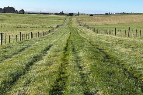 Photo of property in 16 Bay Road, Purakaunui, 9081