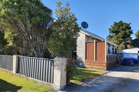 Photo of property in 16 Stirling Drive, Greymouth, 7805