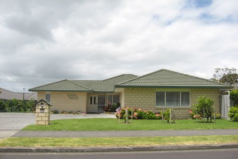 Photo of property in 8 Waione Court, Takanini, 2112