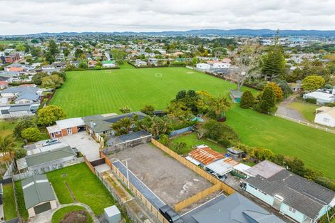 Photo of property in 22a Taikata Road, Te Atatu Peninsula, Auckland, 0610