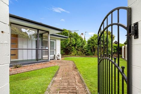 Photo of property in 9 Guernsey Place, Fitzherbert, Palmerston North, 4410