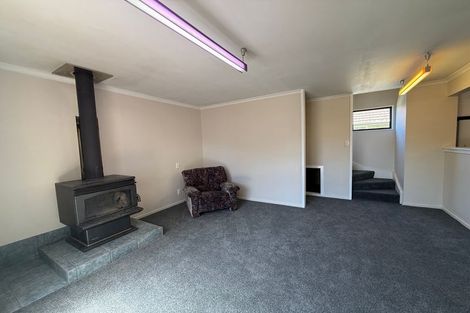 Photo of property in 15 Seddon Street, Takaro, Palmerston North, 4412