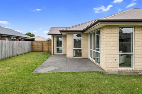 Photo of property in 8 Maple Place, Rangiora, 7400