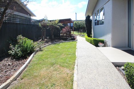 Photo of property in 27 Glendale Crescent, Holmes Hill, Oamaru, 9401