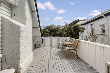 Photo of property in 142 Kelburn Parade, Kelburn, Wellington, 6012