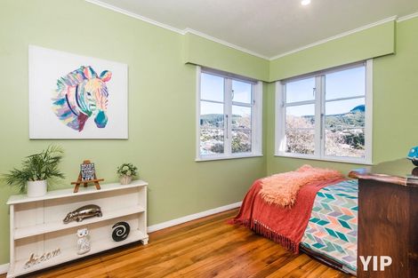 Photo of property in 3 Tawa Terrace, Tawa, Wellington, 5028