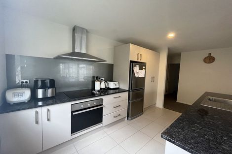 Photo of property in 22 Popokatea Drive, Takanini, 2112