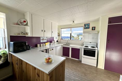 Photo of property in 7a Smith Street, Waipukurau, 4200