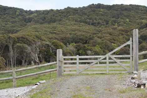 Photo of property in 65a Selwyn Crescent, Forrest Hill, Auckland, 0620