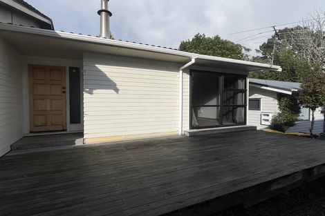 Photo of property in 7b Nielsen Place, Massey, Auckland, 0614