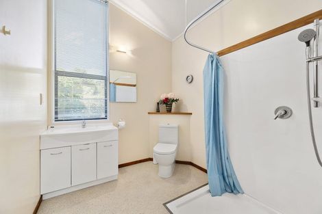 Photo of property in 16 Bushland Grove, Paparangi, Wellington, 6037