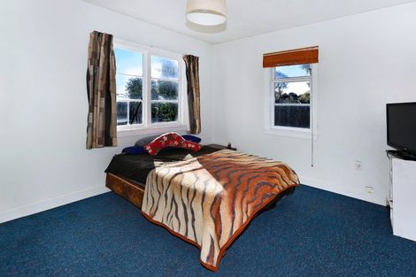 Photo of property in 154 Wainoni Road, Avondale, Christchurch, 8061