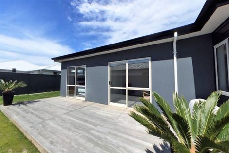 Photo of property in 16 Manganui Place, Te Awa, Napier, 4110