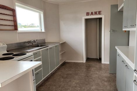 Photo of property in 71 Awaroa Road, Helensville, 0800