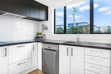 Photo of property in 4/7 Scott Road, Hobsonville, Auckland, 0616