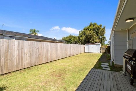 Photo of property in 17a Tawa Road, Te Atatu Peninsula, Auckland, 0610