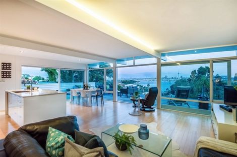 Photo of property in 24 Bridge View Road, Birkenhead, Auckland, 0626