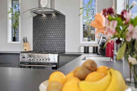 Photo of property in 9 Smith Street, Lepperton, New Plymouth, 4373