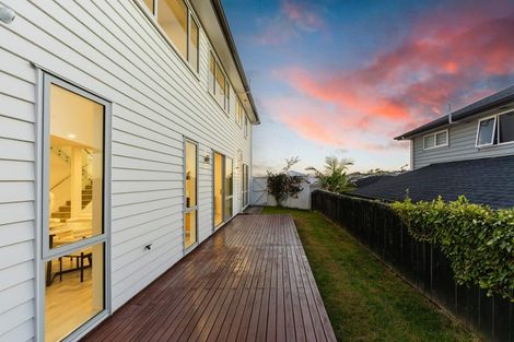 Photo of property in 10 Ian Gordon Lane, Orewa, 0931