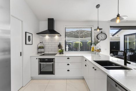 Photo of property in 30 Hiria Crescent, Papamoa Beach, Papamoa, 3118
