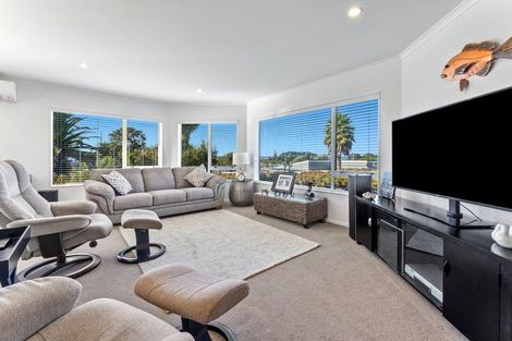 Photo of property in 7 Omana Avenue, Shelly Beach, Helensville, 0874