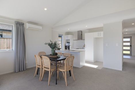 Photo of property in 22 Richardson Road, Omokoroa, 3114