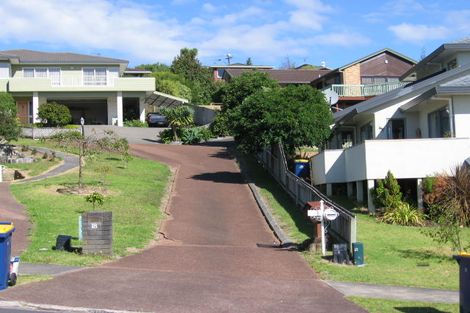 Photo of property in 18 Goldfinch Rise, Unsworth Heights, Auckland, 0632