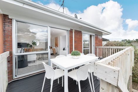 Photo of property in 3/47 East Coast Road, Milford, Auckland, 0620