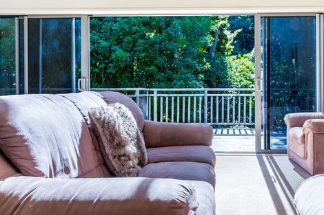 Photo of property in 4 Berne Place, Birkenhead, Auckland, 0626