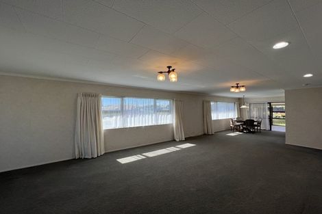 Photo of property in 21 Park Lane, Waitara, 4320