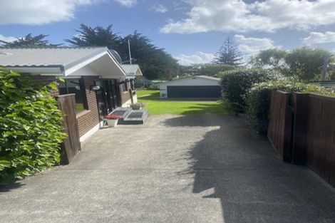 Photo of property in 97 Kahukura Avenue, Waitarere Beach, Levin, 5510