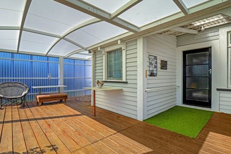 Photo of property in 11 Bear Street, Waverley, 4510