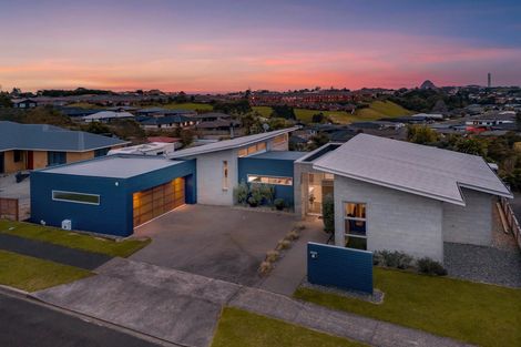 Photo of property in 61 Karamea Street, Whalers Gate, New Plymouth, 4310