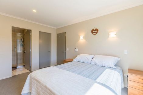 Photo of property in Te Kakariki Apartments, 5/5 Wellington Road, Paekakariki, 5034