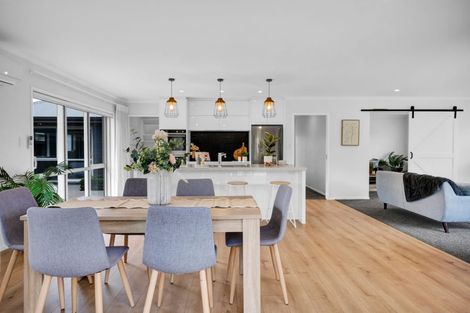 Photo of property in 13 Birdie Lane, Waiwhakaiho, New Plymouth, 4312