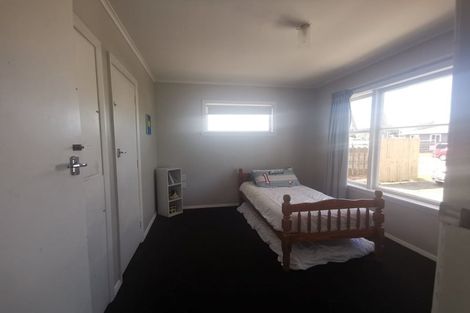 Photo of property in 1 Busing Avenue, Papakura, 2110