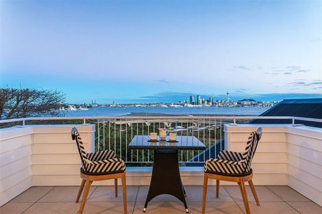Photo of property in 25 Sylvan Avenue, Northcote, Auckland, 0627