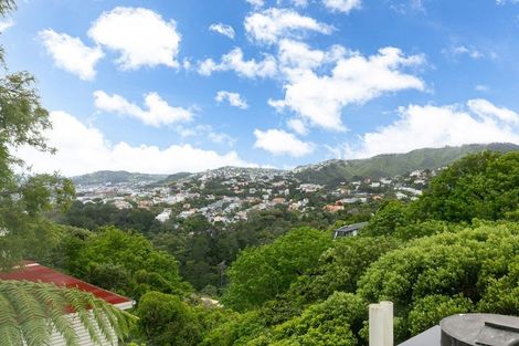 Photo of property in 2/8 Mataroa Avenue, Northland, Wellington, 6012