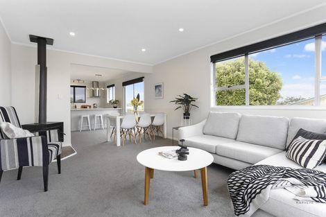 Photo of property in 19 Roick Parade, Glen Eden, Auckland, 0602