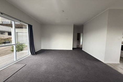 Photo of property in 31 Marellen Drive, Red Beach, 0932
