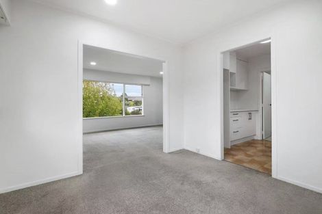 Photo of property in 33 Claverdon Drive, Massey, Auckland, 0614