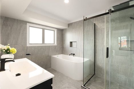 Photo of property in 1 Red Oak Place, Schnapper Rock, Auckland, 0632
