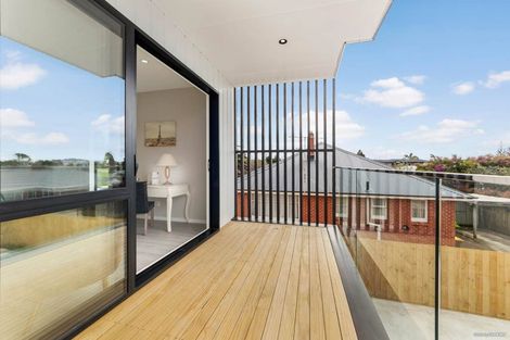 Photo of property in 1/53 Archibald Road, Kelston, Auckland, 0602