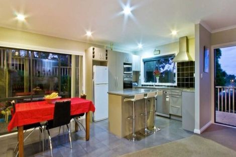Photo of property in 53 Helleur Road, Massey, Auckland, 0614