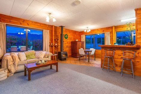 Photo of property in 338 Ngarara Road, Waikanae, 5391