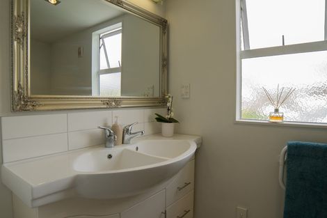 Photo of property in 13a Graham Avenue, Te Atatu Peninsula, Auckland, 0610