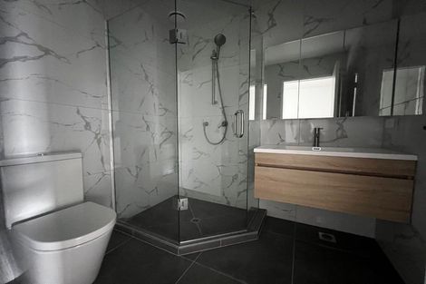 Photo of property in 21 Divich Avenue, Te Atatu South, Auckland, 0610