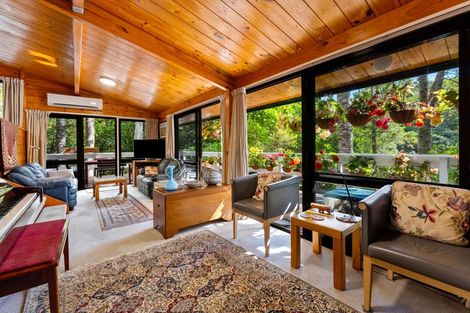 Photo of property in 89 Brick Bay Drive, Sandspit, Warkworth, 0982