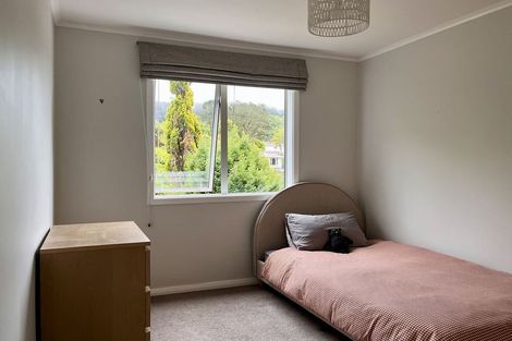 Photo of property in 32 Hollies Crescent, Johnsonville, Wellington, 6037